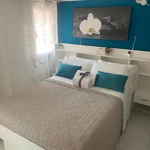 https://laguna-blu-stanza-cielo.hotelinveneto.com